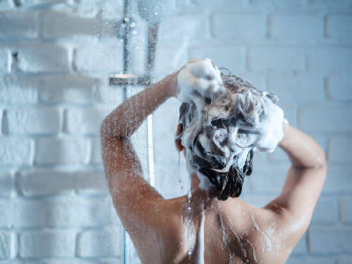 Pielęgnacyjnych produktów do włosów: szampony, odżywki